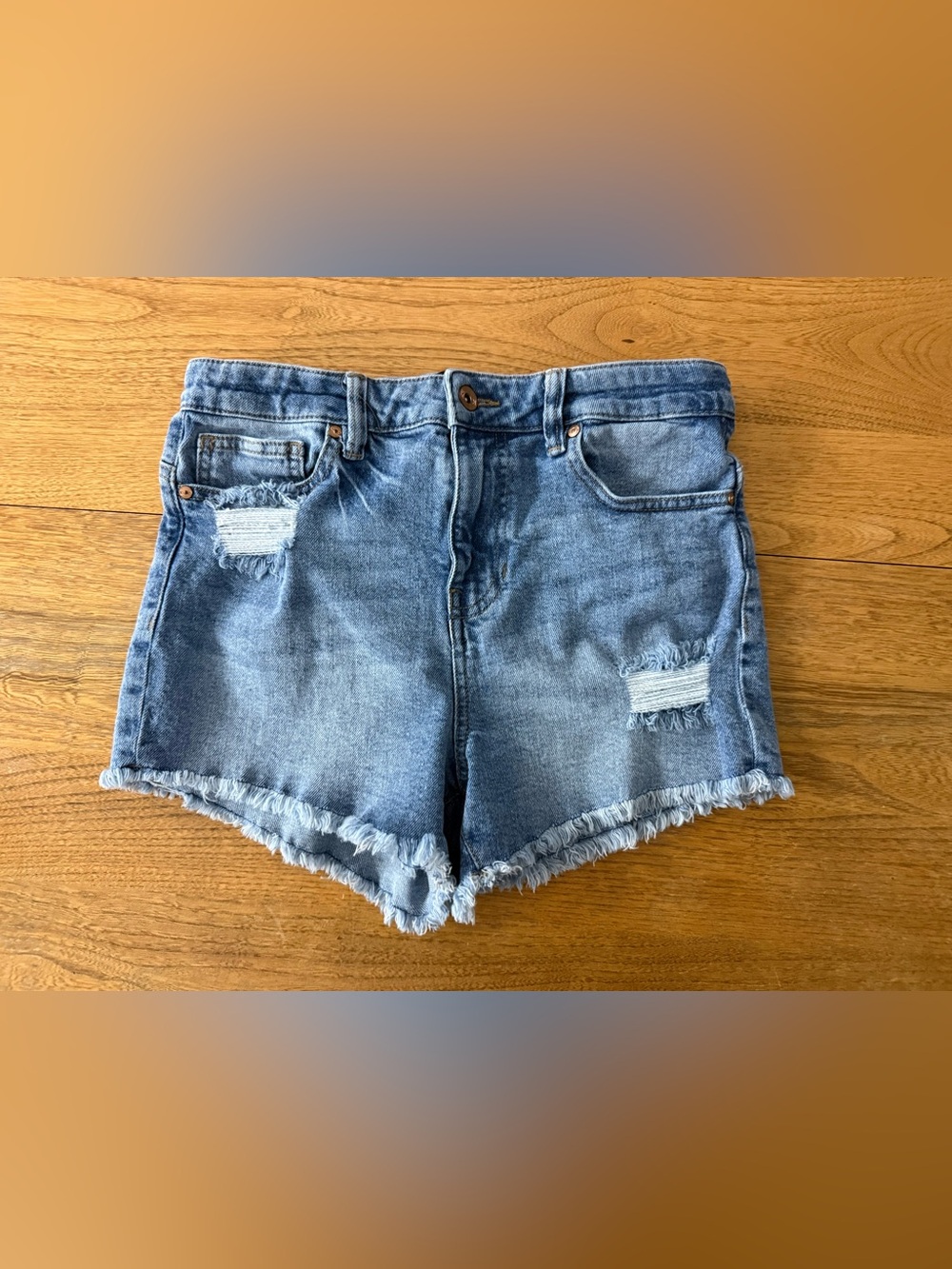 Kendall & Kylie Distressed Mid-Blue Denim Shorts Y2K - Picture 3 of 7